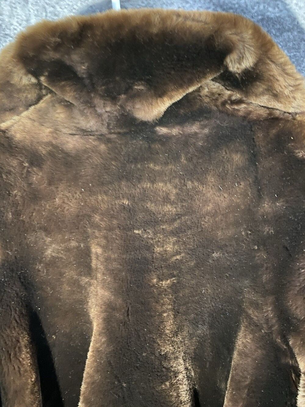 Vintage C.E. Carlson Co Spokane Dark Brown Fur Coat Mid-Century Plush - Picture 10 of 16